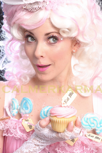 CAKE THEMED PERFORMERS - SINGING CAKE ACT CAKE TADAH PERFECT FOR WEDDINGS AND BIRTHDAY CELEBRATIONS UK