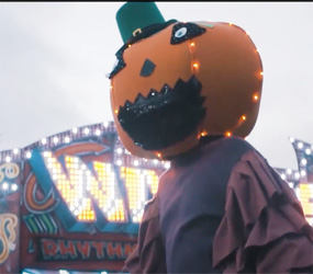 Pumpkin-Stilts-Autumn themed entertainment to hire walkabout