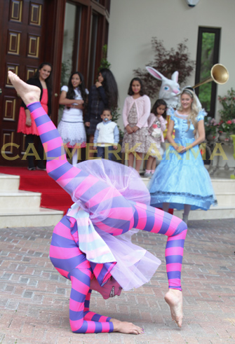 ALICE IN WONDERLAND THEMED ENTERTAINMENT CHESHIRE CAT CONTORTIONIST AND ALICE 