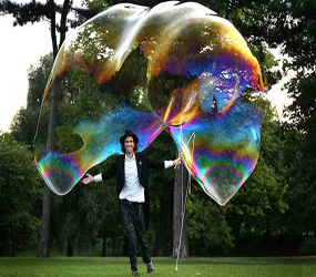 Giant bubble blower acts to hire for garden parties 