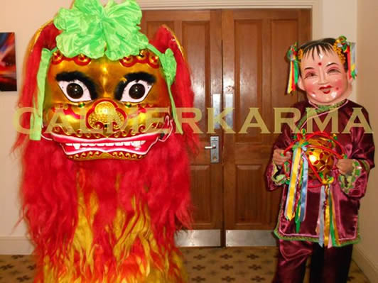 CHINESE LION AND KEEPER -CHINESE ACTS TO HIRE FOR PARTIES EVENTS AND WEDDINGS