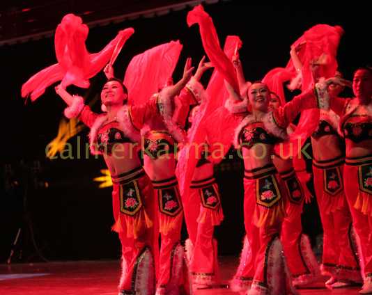 CHINESE NEW YEAR ENTERTAINMENT IDEAS- CHINESE FAN DANCERS LONDON