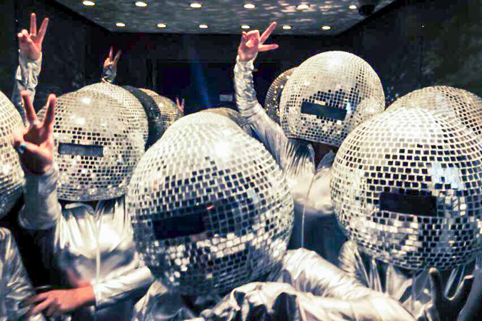 DISCO HEAD DANCERS ACT TO HIRE LONDON MANCHESTER 
