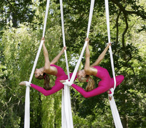 garden & woodland themed aerial acts hire