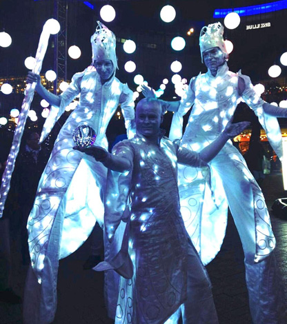WINTER WONDERLAND THEMED ENTERTAINMENT -ICE KING STILTS AND ICE WIZARD CRYSTAL BALL JUGGLER TO HIRE UK