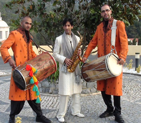 bollywood and indian summer - dhol and saxaphone players 