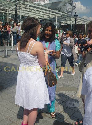 PALMISTS FOR EVENTS AND PARTIES - PALMIST AT LONDON EYE EVENT -LONDON