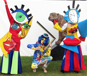 FESTIVAL THEMED PERFORMERS - THE PICASSO PEOPLE MOVING ARTWORK TO HIRE
