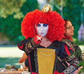 ALICE IN WONDERLAND ACTS - RED QUEEN LOOKALIKE PERFORMER MANCHESTER 