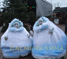 CHRISTMAS ENTERTAINERS TO HIRE  -THE NAUGHTY SNOWBALLS ACT 