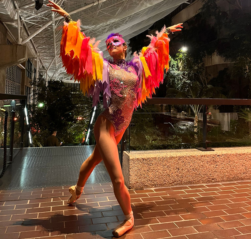 TROPICAL JUNGLE BIRD BALLERINAS TO HIRE UK