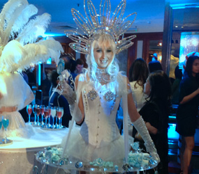 winter themed party entertainment - WINTER KISSES - LIVING CANAPE LED ACT TO HIRE