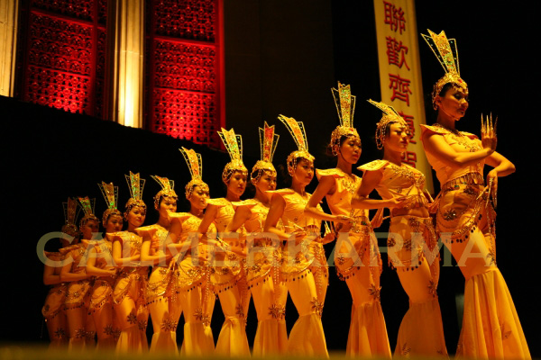 CHINESE ENTERTAINMENT TO HIRE - CLASSICAL CHINESE DANCERS -STAGED ACT