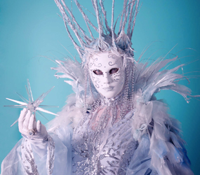ICE QUEEN LIVING STATUE OR MINGLING CHARACTER LED ACT