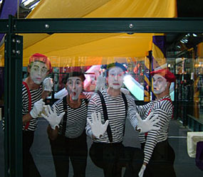 GREATEST SHOWMAN THEMED ENTERTAINMENT - MIME ARTISTS IN A BOX ACT TO HIRE