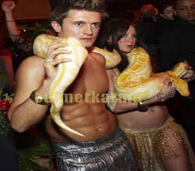 SNAKE ACTS - ANCIENT ROME JULIAS CEASAR THEMED EVENTS 
