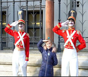 xmas themed performers - TOY SOLDIERS GLIDING ACT - Nutcracker Xmas Acts